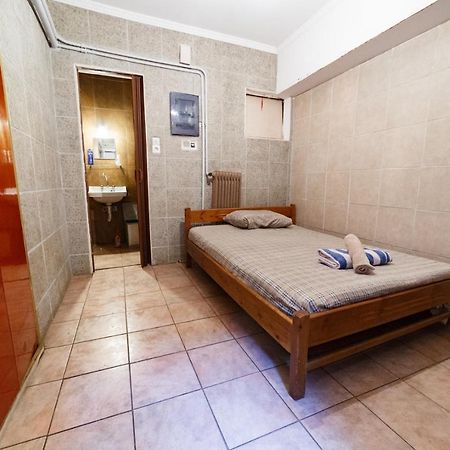 Private Flat For 2 Or 3 With Back Yard Near Exarhia Square And Archaelogical Museum Apartment Athens Luaran gambar