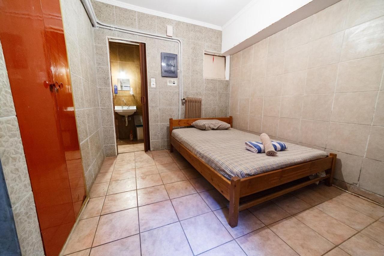 Private Flat For 2 Or 3 With Back Yard Near Exarhia Square And Archaelogical Museum Apartment Athens Luaran gambar